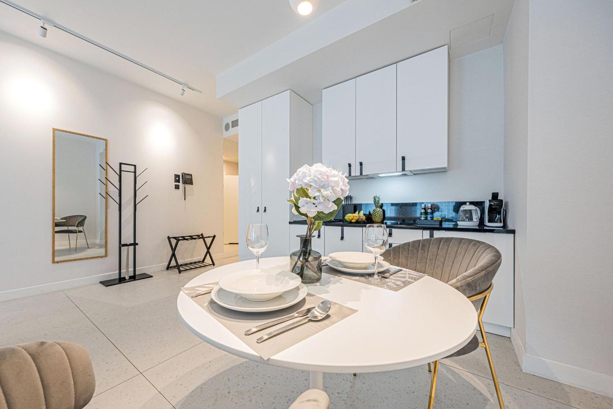 Deo Plaza Apartamenty Premium By Rent Like Home Gdańsk Exteriör bild
